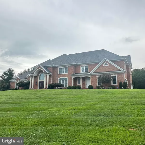 12713 GREENBRIAR RD, Potomac, MD 20854