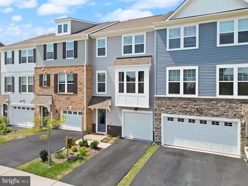 10602 SHEFFIELD GLEN LN, Manassas, VA 20112