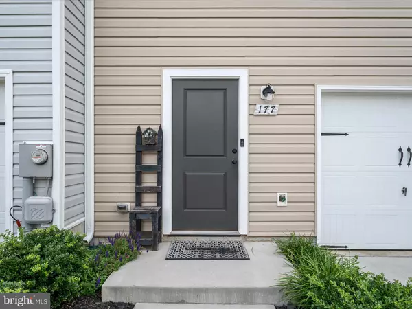 Hedgesville, WV 25427,177 PERDIZ RD