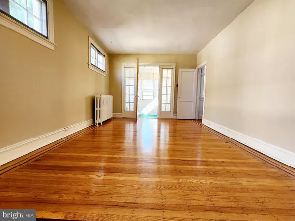 Wayne, PA 19087,208 W WAYNE AVE