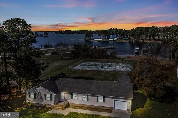 2082 FLEETON RD, Reedville, VA 22539