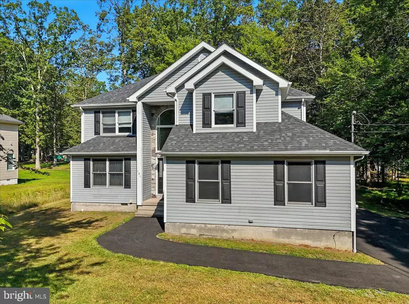 190 SANDLEWOOD DR, East Stroudsburg, PA 18301