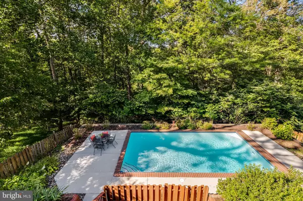 Vienna, VA 22182,1374 CARPERS FARM WAY