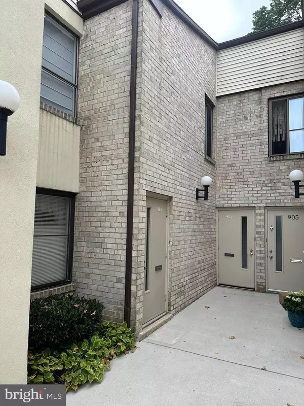 Malvern, PA 19355,903 RAINTREE LN #903