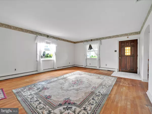 Havertown, PA 19083,11 WOODBINE RD