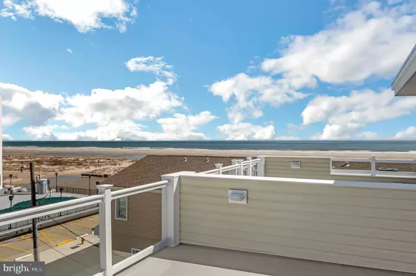 Wildwood Crest, NJ 08260,418-420 E FARRAGUT RD #F