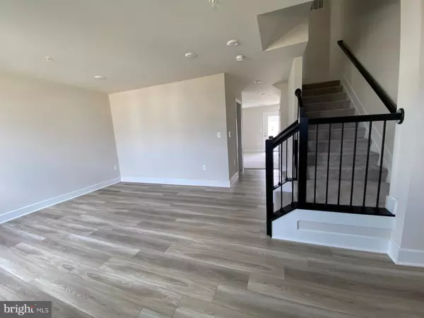 White Plains, MD 20695,10558 ROUNDSTONE LN