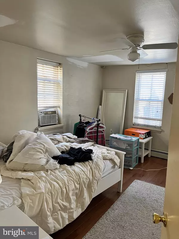 Philadelphia, PA 19107,1220 PINE ST #2