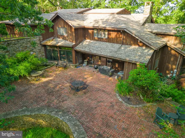 1720 PYSELL CROSSCUT RD, Oakland, MD 21550