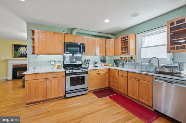 Kensington, MD 20895,11105 WAYCROSS WAY