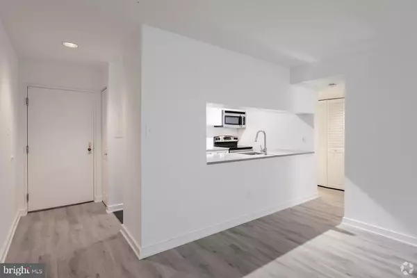 Washington, DC 20037,601 24TH ST NW #301