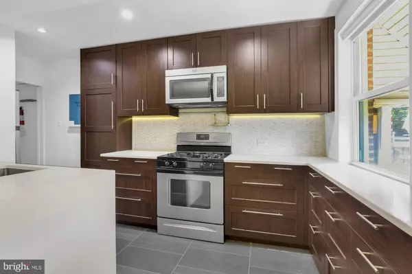 342 DAWSON ST, Philadelphia, PA 19128