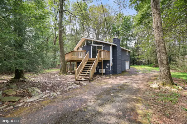 4116 DEVON DR, Tobyhanna, PA 18466