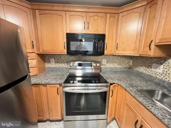 Alexandria, VA 22304,6300 STEVENSON AVE #1113