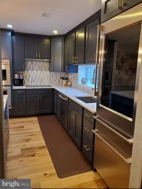 Reston, VA 20190,11408 LINKS DR