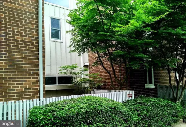 11408 LINKS DR, Reston, VA 20190