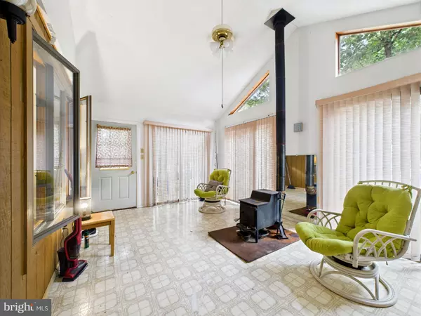 Lewes, DE 19958,22915 ANGOLA RD W