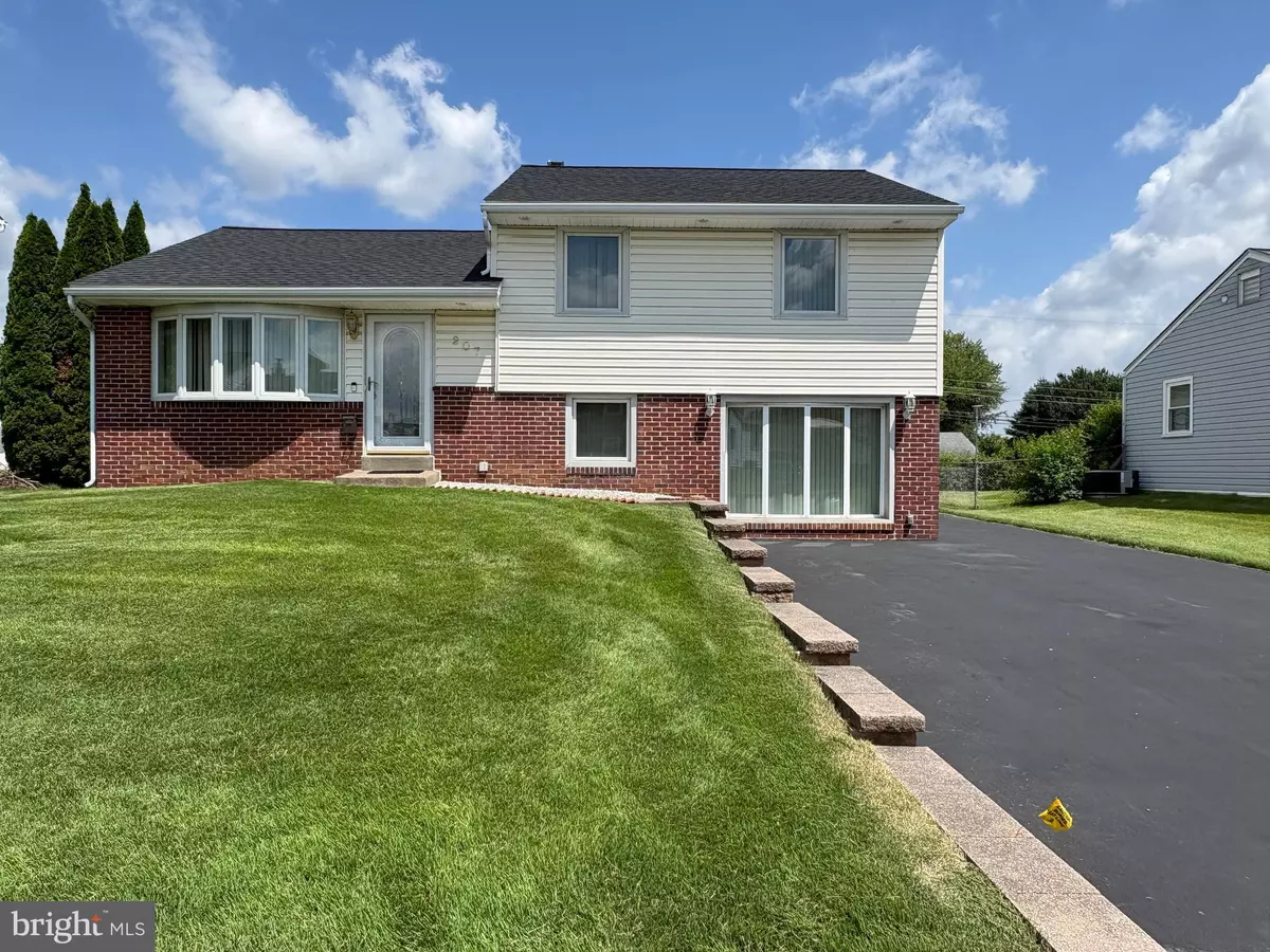 Broomall, PA 19008,207 BRAMBER DR