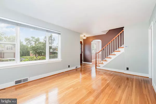 Harrisburg, PA 17109,3204 MEADOW LN