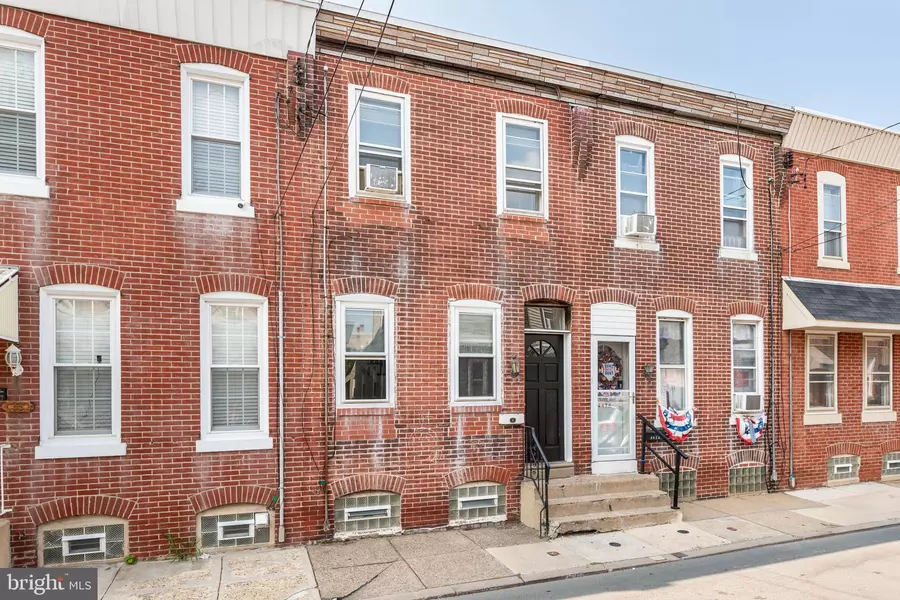 4474 LIVINGSTON ST, Philadelphia, PA 19137