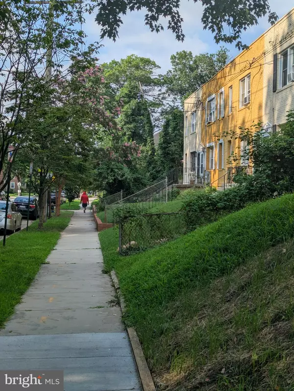 Washington, DC 20020,2645 30TH ST SE
