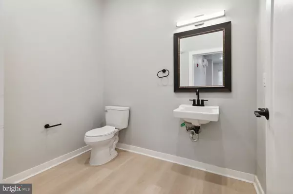 Philadelphia, PA 19143,316 S 52ND ST #1