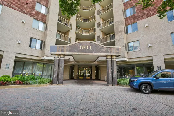 Arlington, VA 22201,901 N MONROE ST #1013