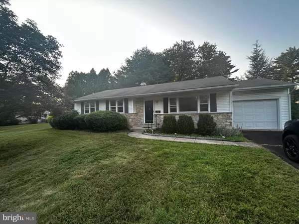 237 WOODLAWN DR, Lansdale, PA 19446