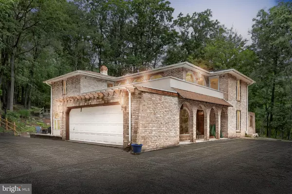 799 LAUREL WOODS LN, Hanover, PA 17331