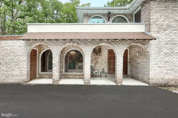 Hanover, PA 17331,799 LAUREL WOODS LN