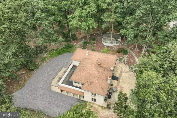 Hanover, PA 17331,799 LAUREL WOODS LN