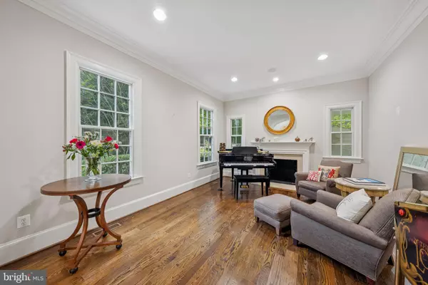 Potomac, MD 20854,9907 MERIDEN RD