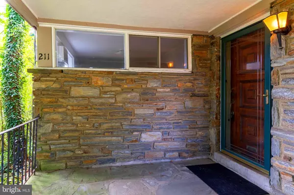 Wyncote, PA 19095,211 KENT RD