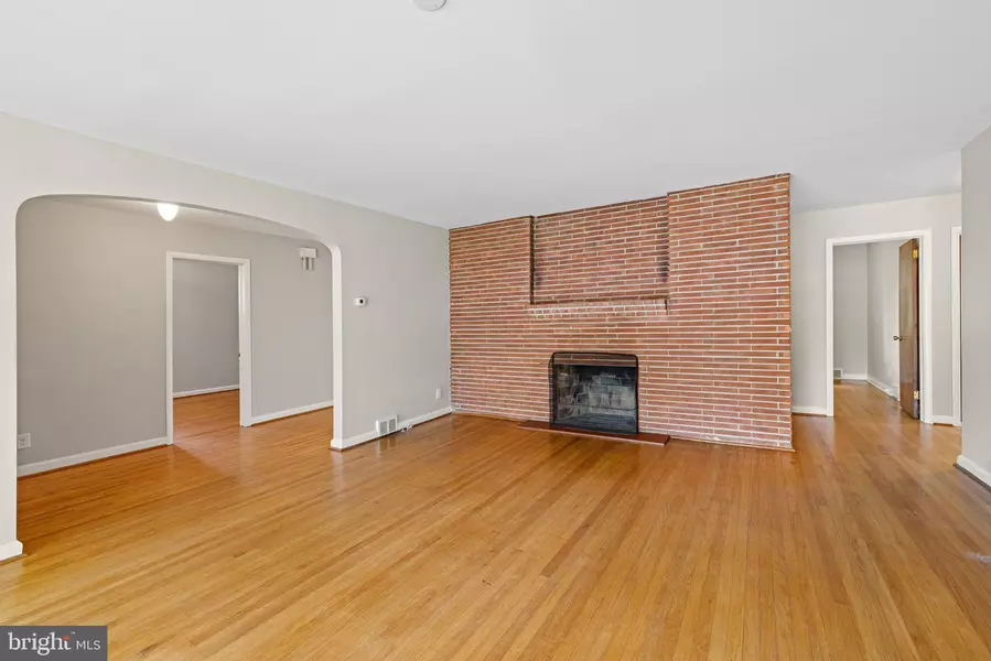 211 KENT RD, Wyncote, PA 19095