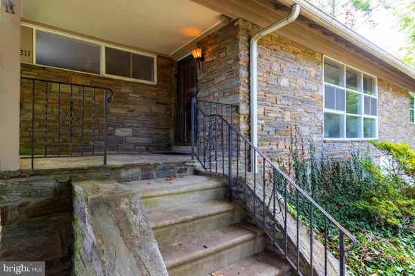 Wyncote, PA 19095,211 KENT RD