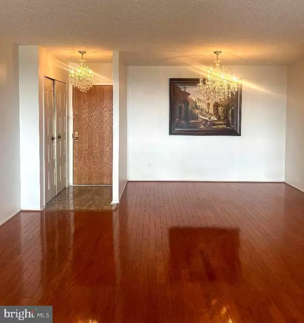 Mclean, VA 22102,1800 OLD MEADOW RD #1412