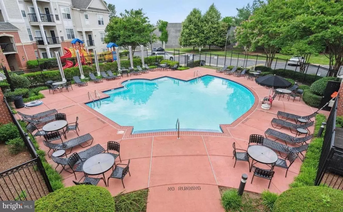 Fairfax, VA 22030,11355 ARISTOTLE DR #8-310