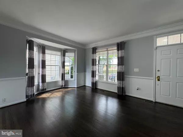 Chantilly, VA 20152,42827 FREEDOM ST