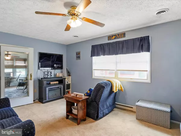 Keyser, WV 26726,25 S HUMMINGBIRD ST