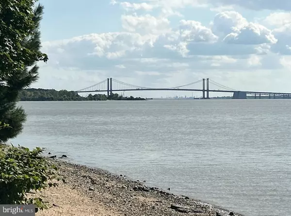 Penns Grove, NJ 08069,DELAWARE DRIVE