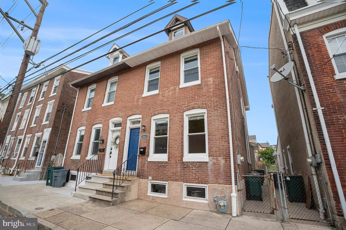 Conshohocken, PA 19428,812 E ELM ST