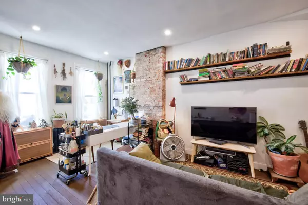 Philadelphia, PA 19145,2044 TASKER ST