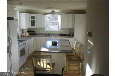 Colonial Beach, VA 22443,208 COLONIAL AVE