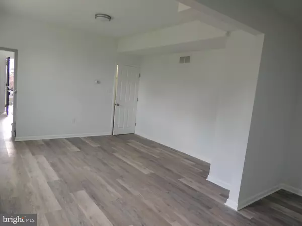 Swedesboro, NJ 08085,215 BROAD