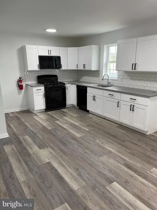 Swedesboro, NJ 08085,215 BROAD