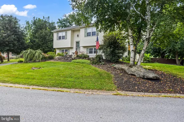 Mount Joy, PA 17552,885 HILLTOP DR