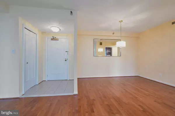 North Bethesda, MD 20852,5802 NICHOLSON LN #2-901