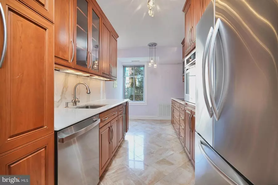 5802 NICHOLSON LN #2-901, North Bethesda, MD 20852