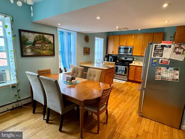 Trenton, NJ 08611,209 E FRONT ST