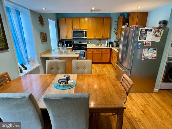 Trenton, NJ 08611,209 E FRONT ST